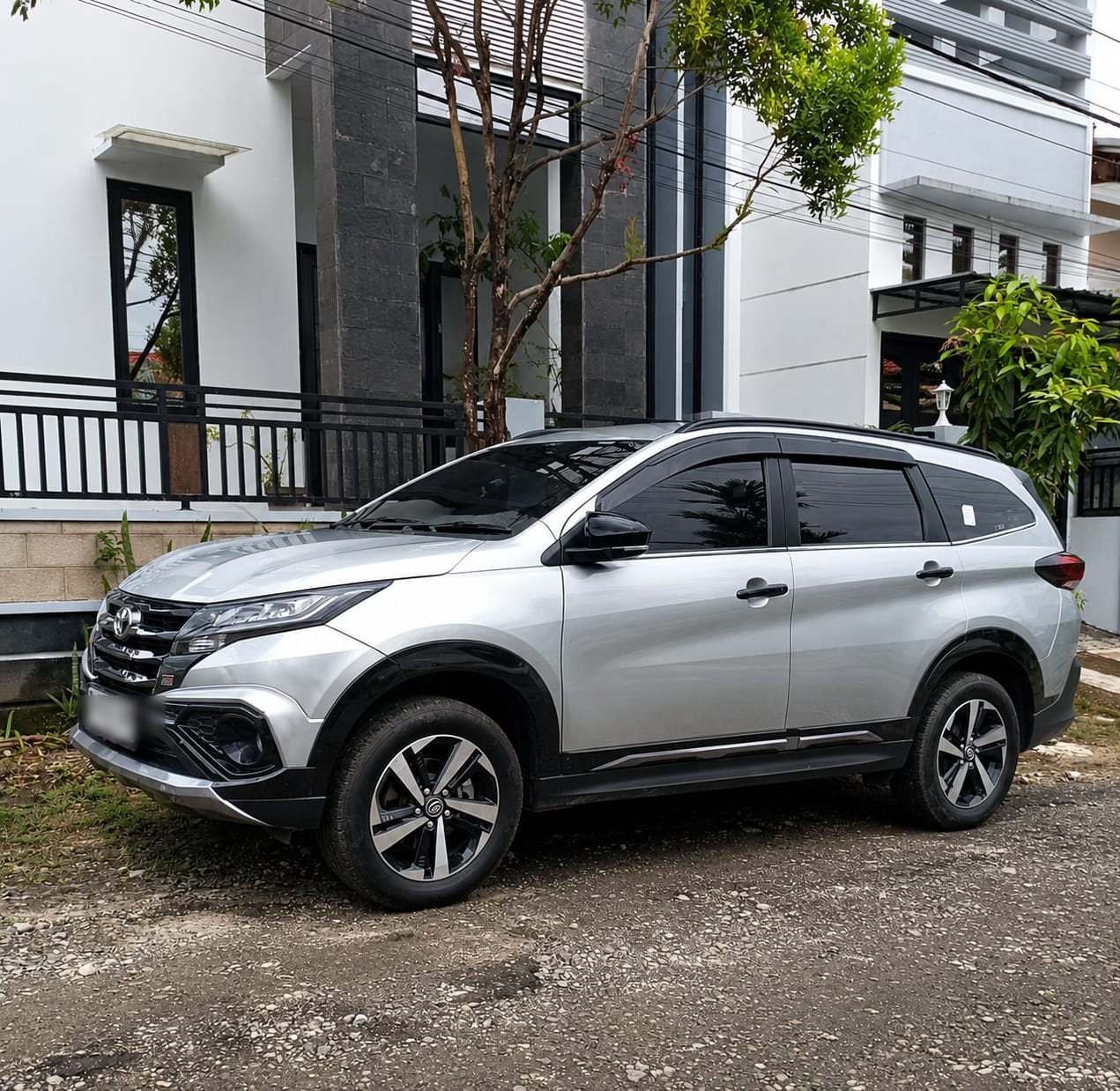 Sewa Toyota Rush di Ambon